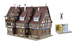 Show details for Vollmer 43693 H0 Rathaus, Polizeiwache und Gefängnis mit Innen-einrichtung und LED-Beleuchtung, Funktionsbausatz Picture of Vollmer 43693 H0 Rathaus, Polizeiwache und Gefängnis mit Innen-einrichtung und LED-Beleuchtung, Funktionsbausatz