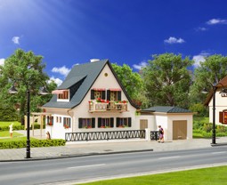 Show details for Vollmer 43718 H0 Wohnhaus mit Garage Picture of Vollmer 43718 H0 Wohnhaus mit Garage