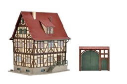 Zeige Details für Vollmer 43730 H0 Bauernhaus mit Hoftor Bild von Vollmer 43730 H0 Bauernhaus mit Hoftor
