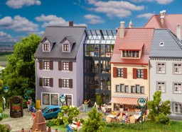 Zeige Details für Faller 130707 H0 Kleinstadthäuserzeile Bild von Faller 130707 H0 Kleinstadthäuserzeile
