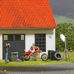 Zeige Details für Busch 79811 H0 Action-Set Biker Model Bild von Busch 79811 H0 Action-Set Biker Model