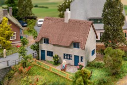 Show details for Faller 131322 H0 Wohnhaus mit Strohdach Picture of Faller 131322 H0 Wohnhaus mit Strohdach