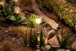 Zeige Details für Faller 180139 H0 LED-Wegleuchte, silber, warmweiß, 3 Stück Bild von Faller 180139 H0 LED-Wegleuchte, silber, warmweiß, 3 Stück