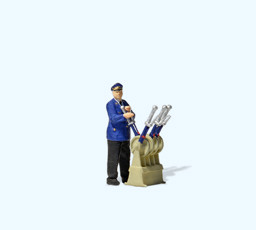 Show details for Preiser 28271 H0 Stellwerkarbeiter, Stellwerk Picture of Preiser 28271 H0 Stellwerkarbeiter, Stellwerk