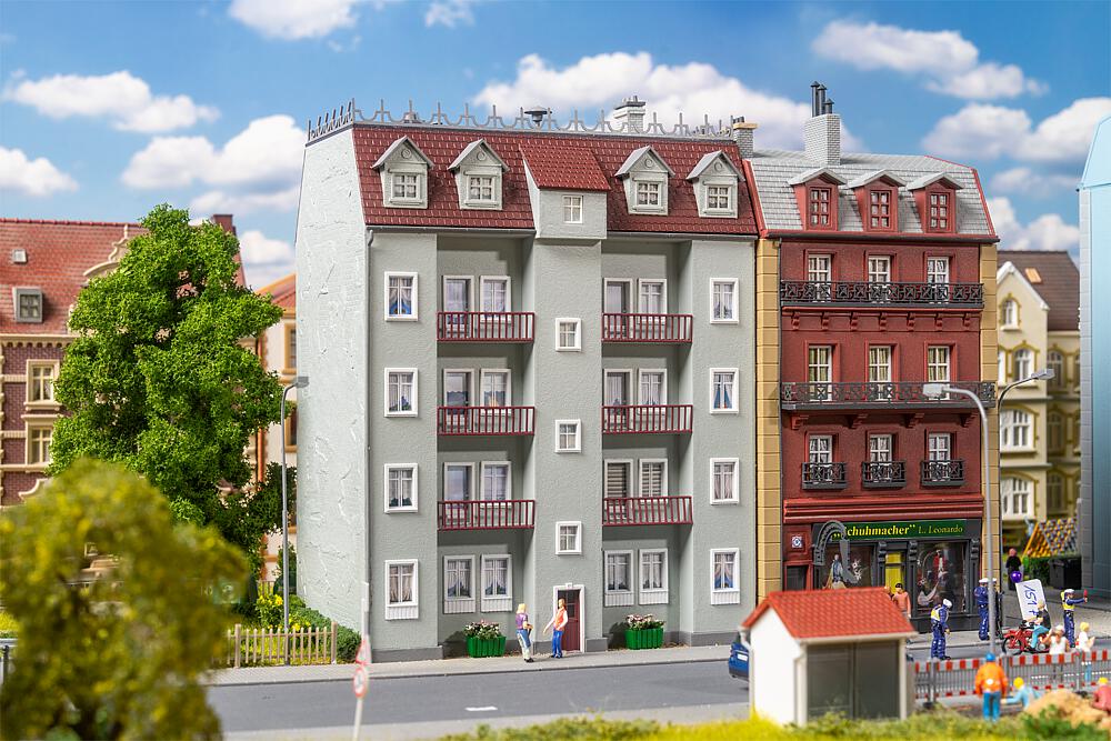 Picture of Faller 130751 H0 Wohnhaus Pritzwalk