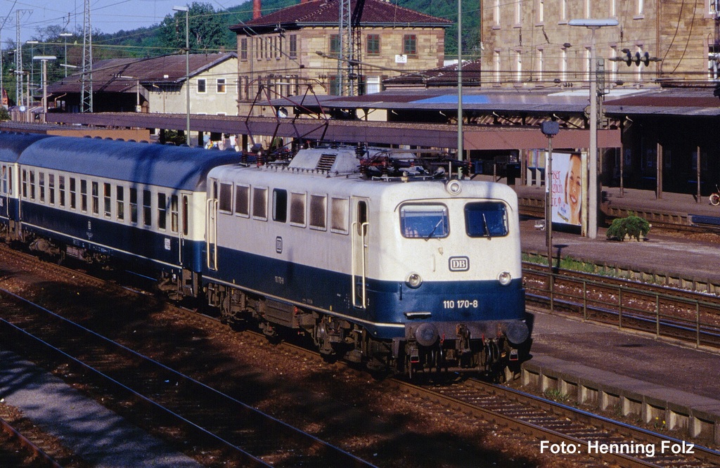 Picture of Piko 21773 H0 E-Lok BR110 blau/beige DB IV mit DSS PluX22