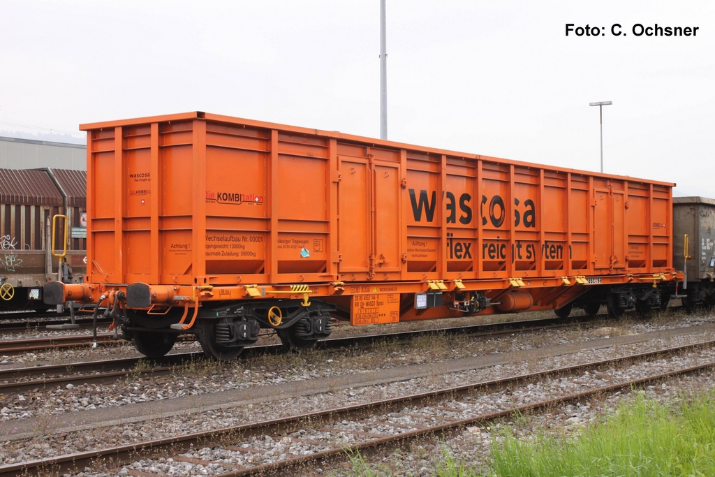 Picture of Piko 24553 H0 Containertragwagen Sgnns mit E-Aufbau CH-Wasco VI
