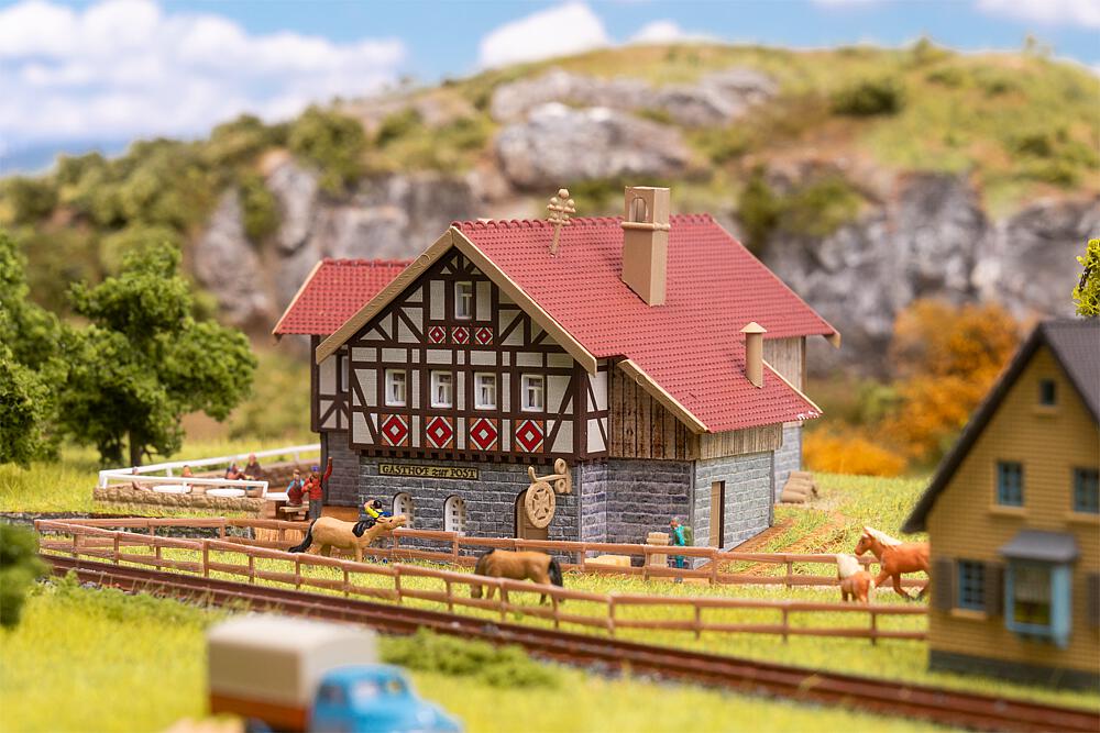 Faller 232138 N Gasthaus Zur Post mit Biergarten