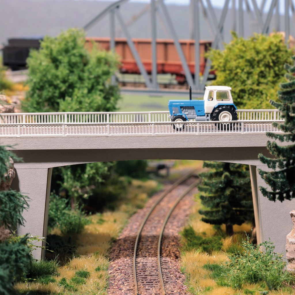 Busch 1099 Bahnüberführung H0