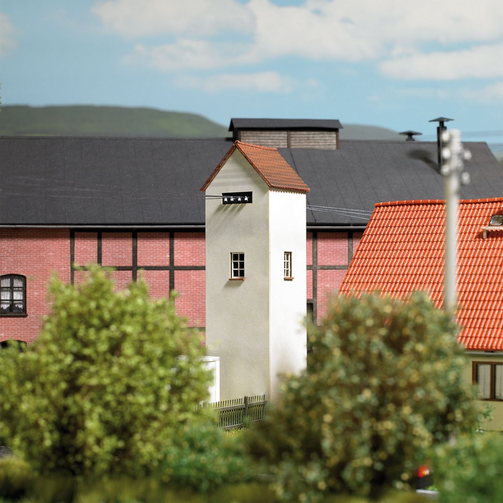 Busch 1366 Trafohaus H0