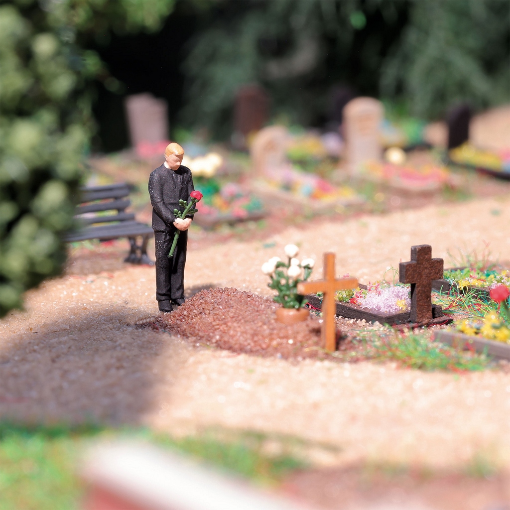Busch 79933 Action Set Besuch am Grab H0